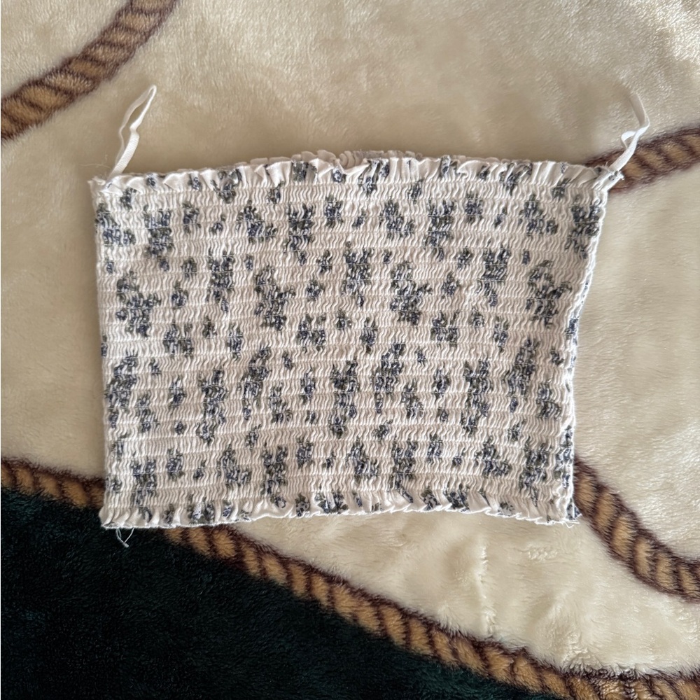 Garage White and Gray Smocked Top 💐